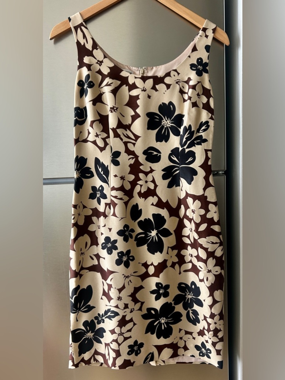 Maggy London 100% Silk Floral Dress Brown Beige Sleeveless Petite 6